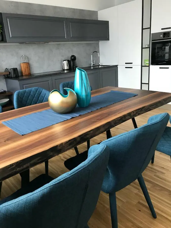 Vienna Hauptbanhof And Belvedere Two Bedroom Apartment